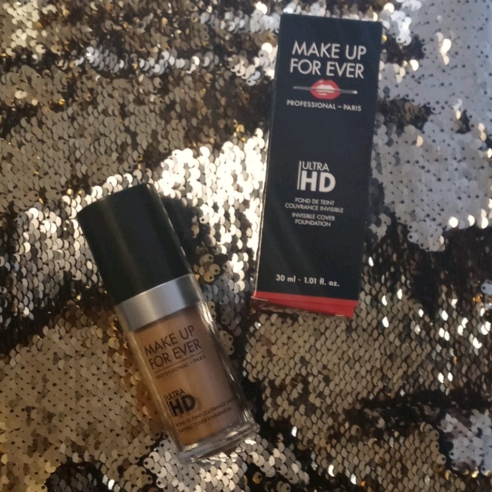 Make Up For Ever Foundation